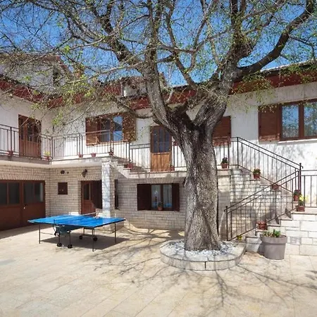 Guest house Mirjana *
